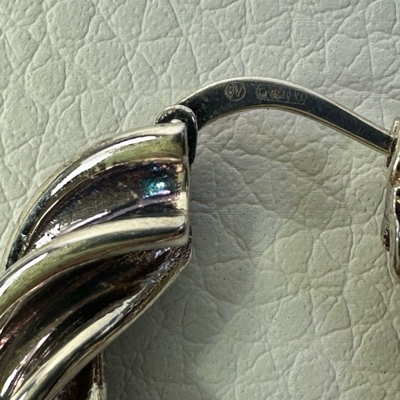 New Bottega Veneta Sterling Silver W/MauvePink Color Twisted Hoop Earrings - Picture 5 of 6